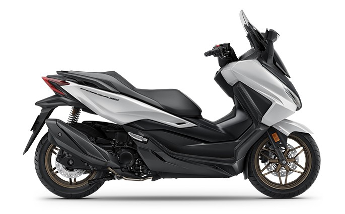 Honda Forza 350 2026 สีขาว-ดำ เต็มคัน รูปทางการจากไทยฮอนด้า