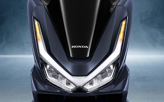 ไฟหน้า Full LED ของ Honda PCX 160 2026 ดีไซน์ DRL รูปตัว Y ที่เป็นเอกลักษณ์